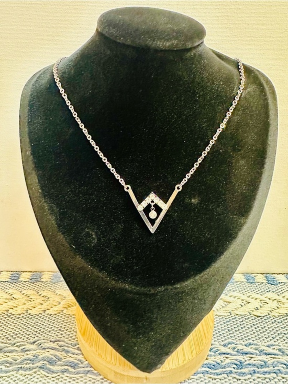 NWT Geometric Rhinestone Pendant Necklace Gunmetal Silver Adjustable 18-21”